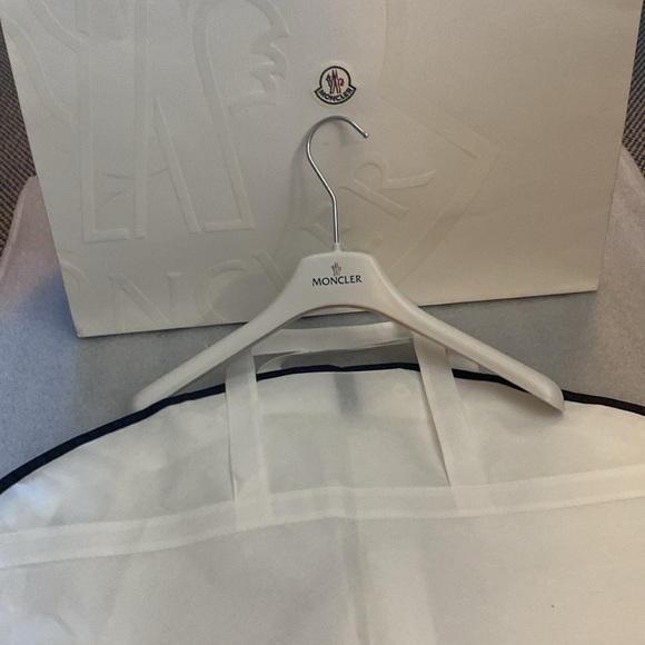 New MONCLER shopping bag, hanging garment bag and hanger Authentic 💯 - Picture 9 of 11